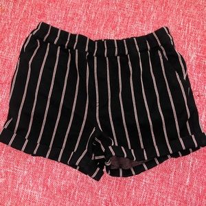 Stripe pattern shorts